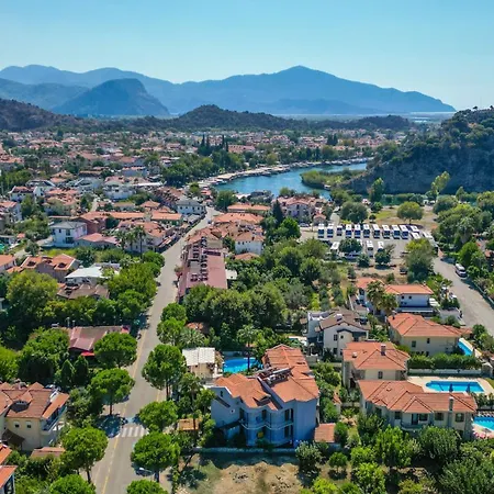 מלון Yeni Doga *